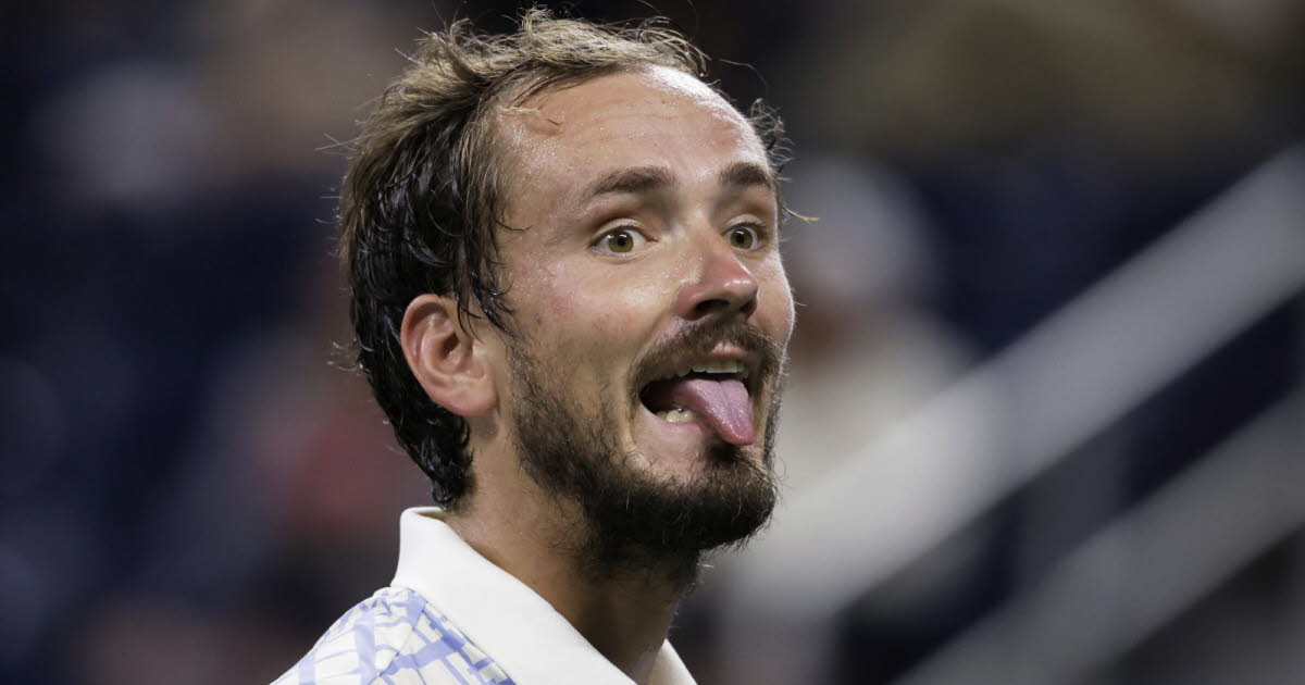 Daniil Medvedev's Viral Funny Toronto Court Bloqué Moment